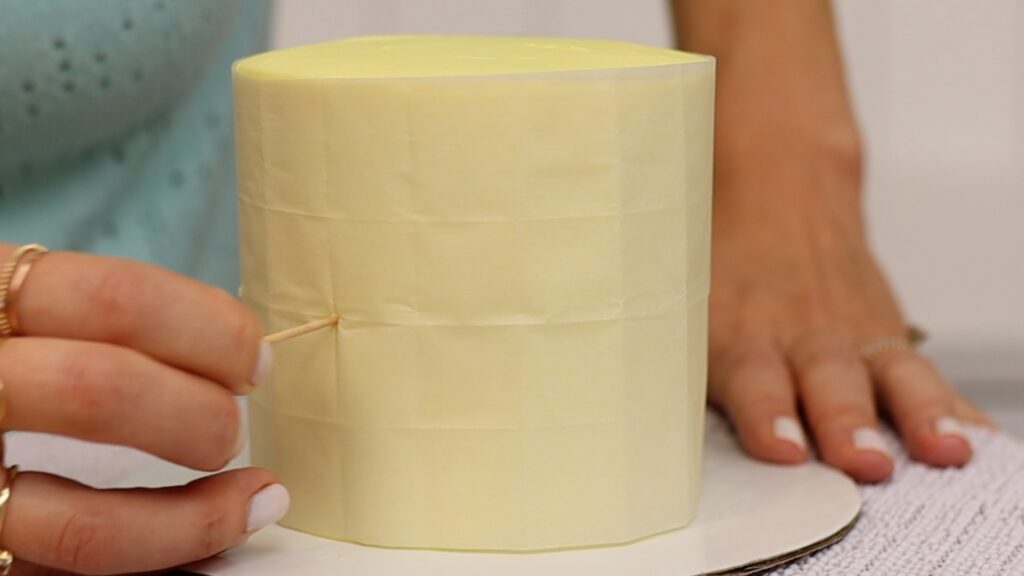 how to make a grid on cake for polka dot patterns
