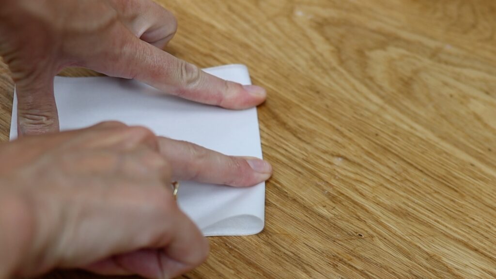 how to make a parchment grid guideline for patterns on cakes