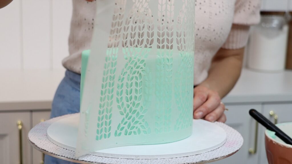how to take stencils off buttercream cakes
