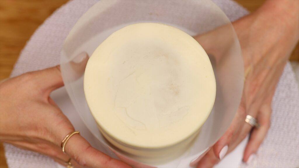 how to use an acetate wrap on cakes