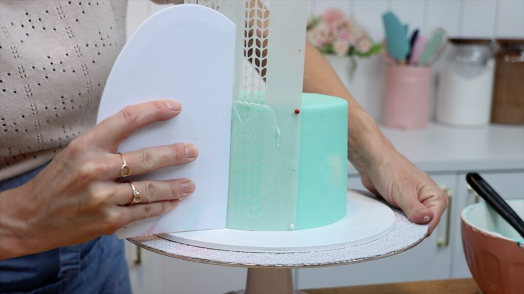 how to use cake stencils with buttercream