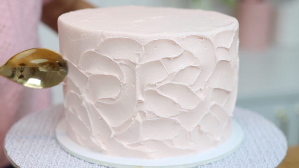 rustic textured frosting on cakes