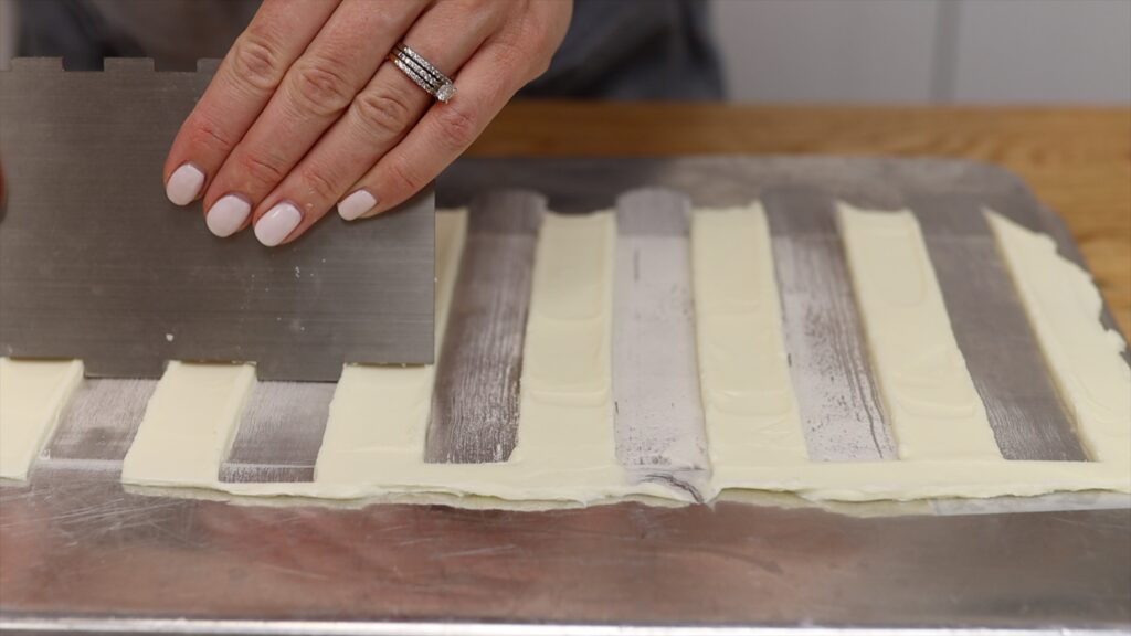 vertical stripes on cakes