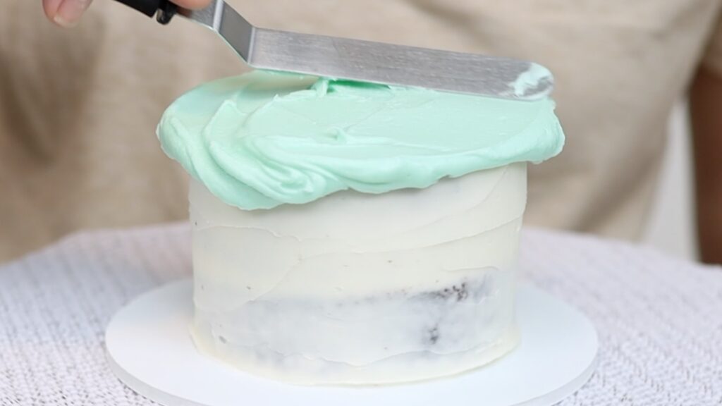 how to get smooth frosting on smash cakes