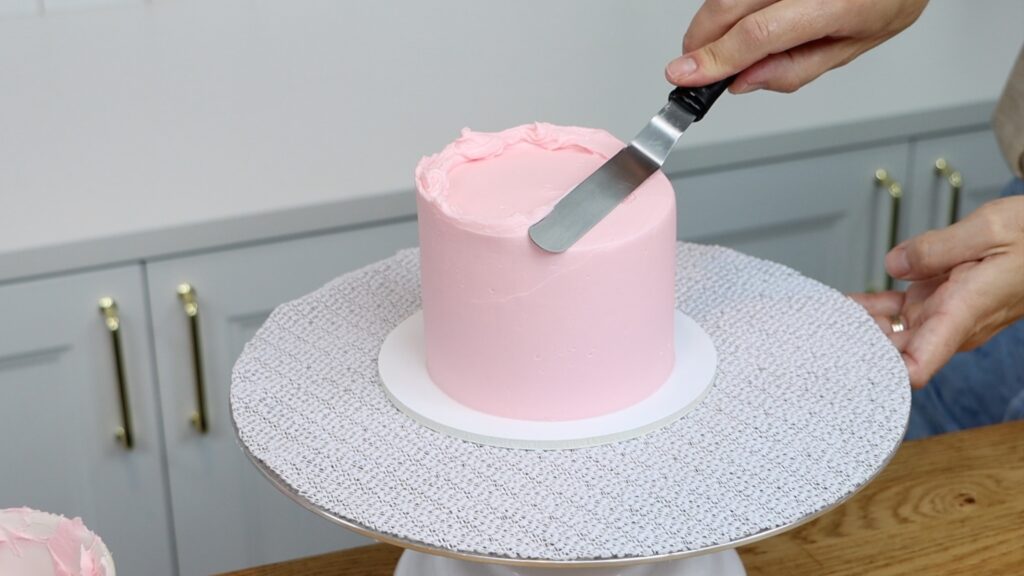 neat frosting on smash cakes