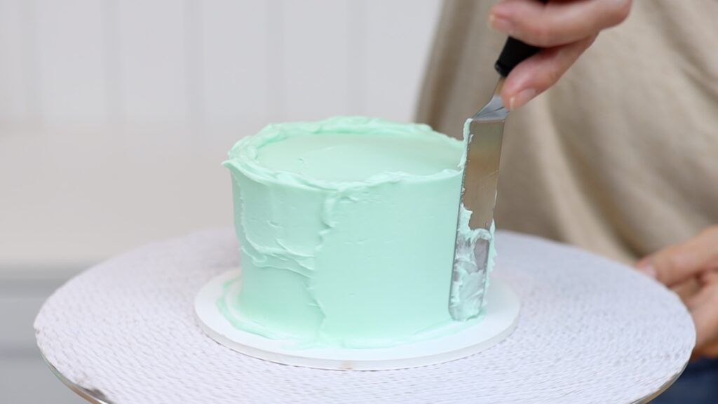 smooth frosting on cakes