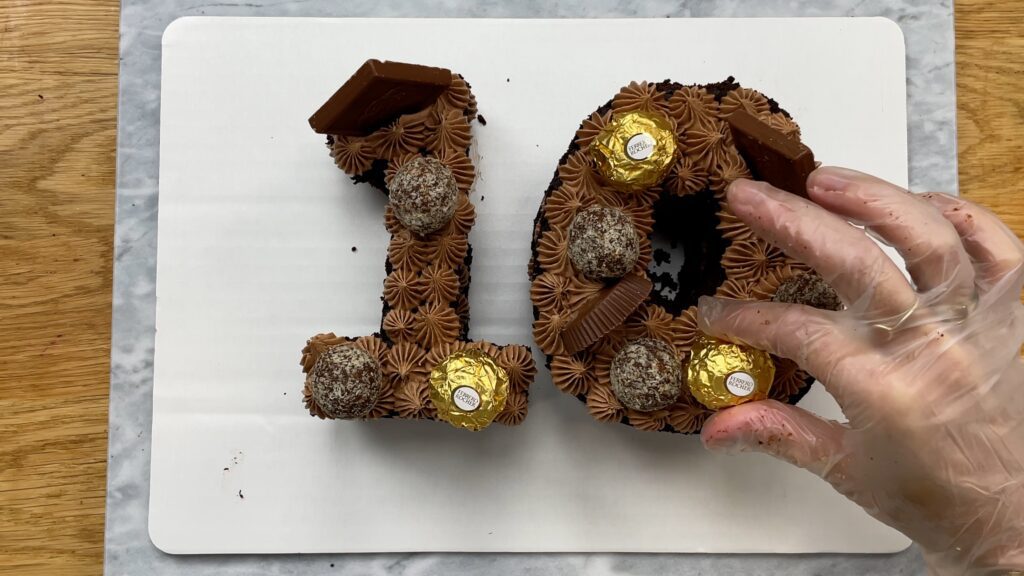 decorating a number cake