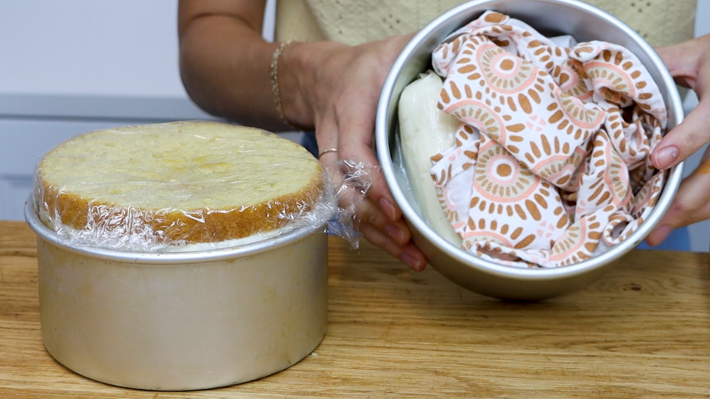 how to freeze a cake in a pan