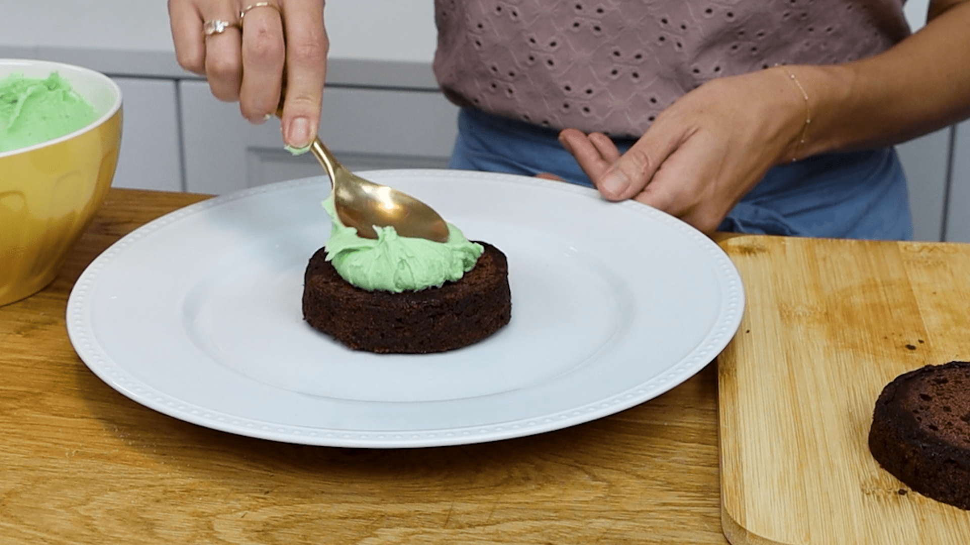 How to Frost a Cake without Tools British Girl Bakes