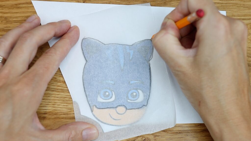 how to make character cakes with homemade stencils