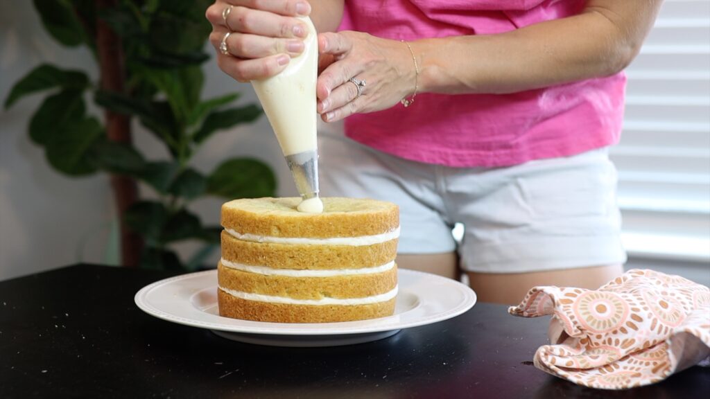 make a cake when you're travelling