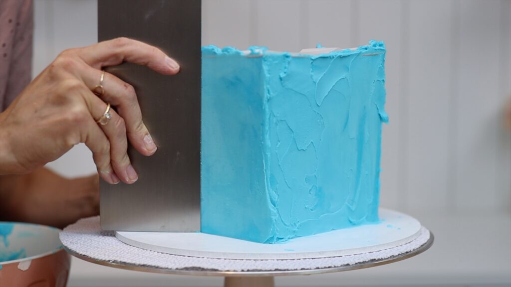 smooth sides on a square cake