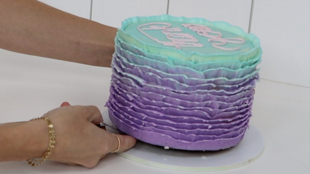 how to transfer a cake to a stand