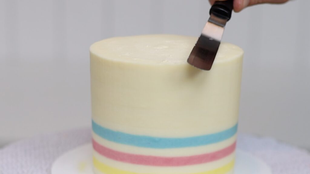 how to get sharp edges on cakes with a knife