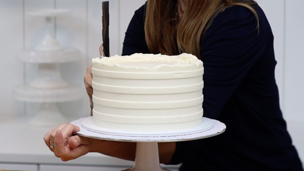 how to use a striped cake comb on buttercream cakes