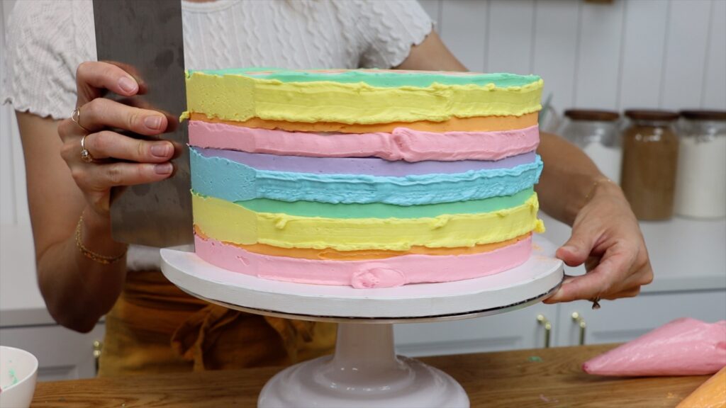 using a striped cake comb for multicolored stripes