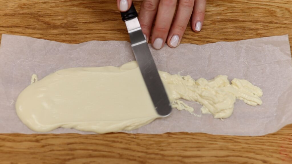 how to wrap a cake with chocolate cake decorations