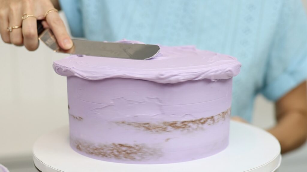 offset spatula to smooth the top of a cake