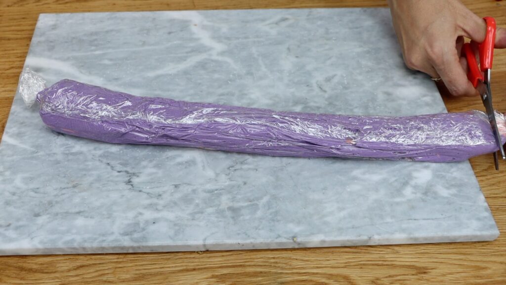 cling film log for piping with russian tips or flower nozzles