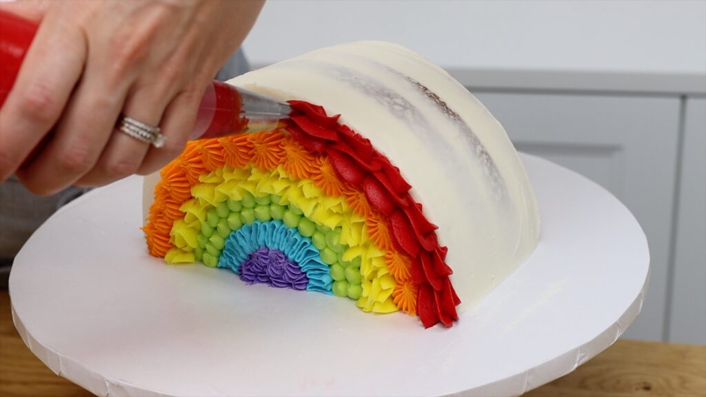 how to pipe a rainbow cake