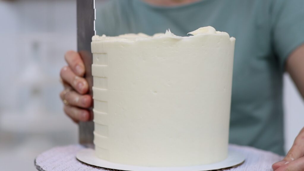 how to use a striped cake comb for rainbow stripes