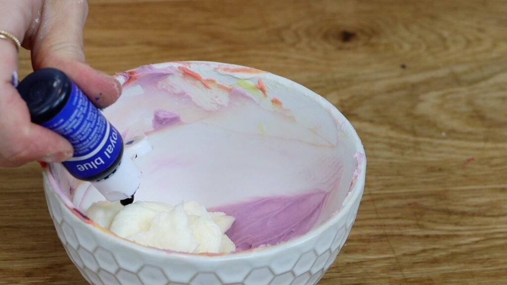 mix rainbow colours in one bowl