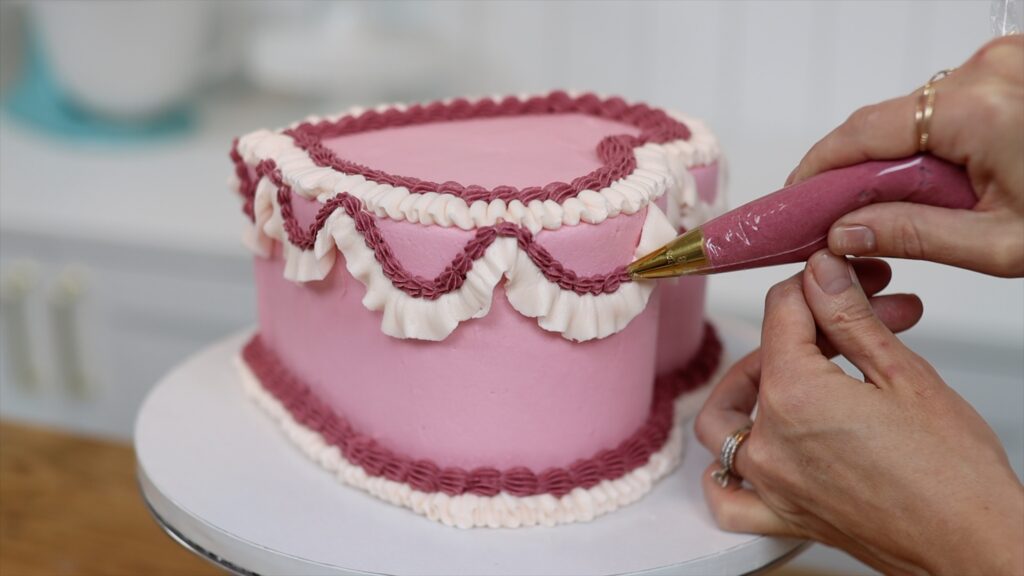 trending vintage heart cake