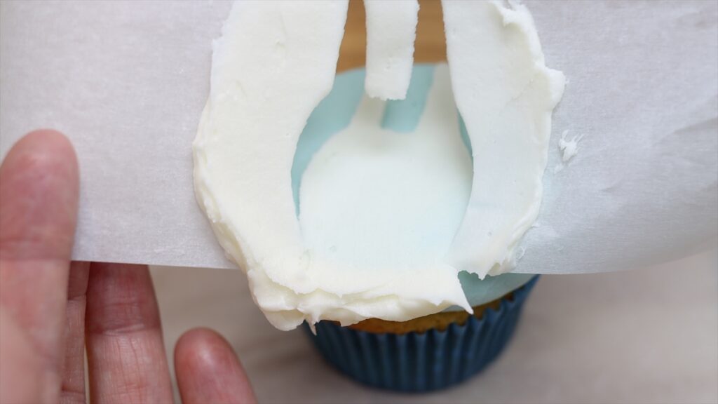 how to make your own stencils for cupcakes