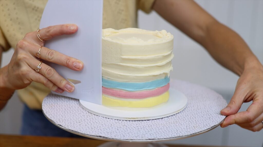 how to smooth striped frosting