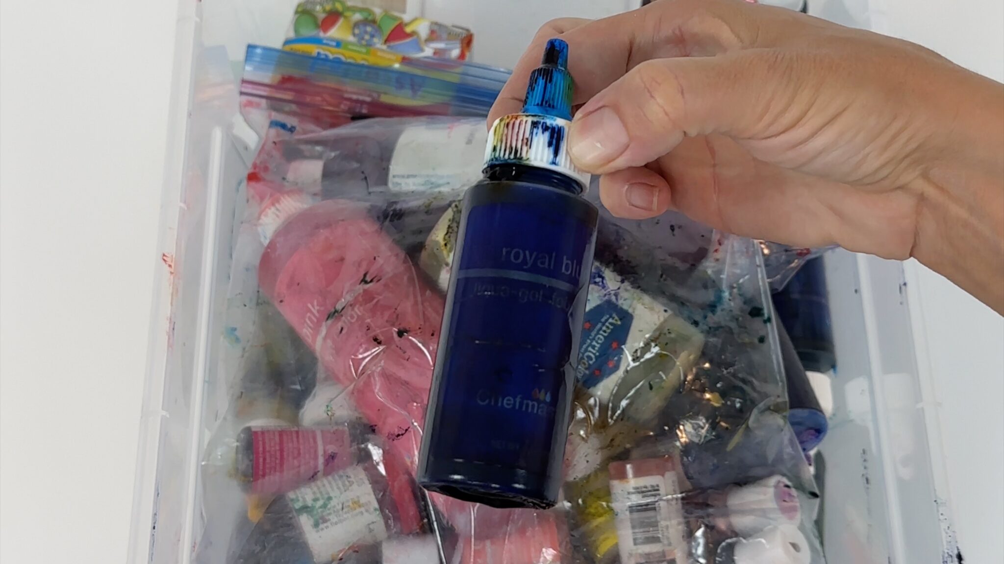 10 Cake Struggles Solved! British Girl Bakes