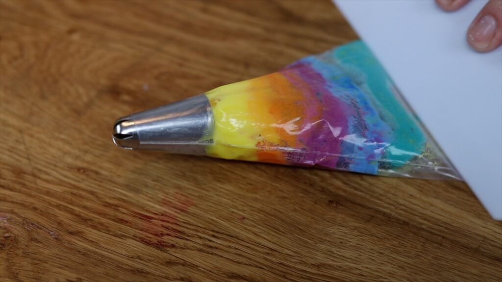 rainbow piping in one bag for cake decorating