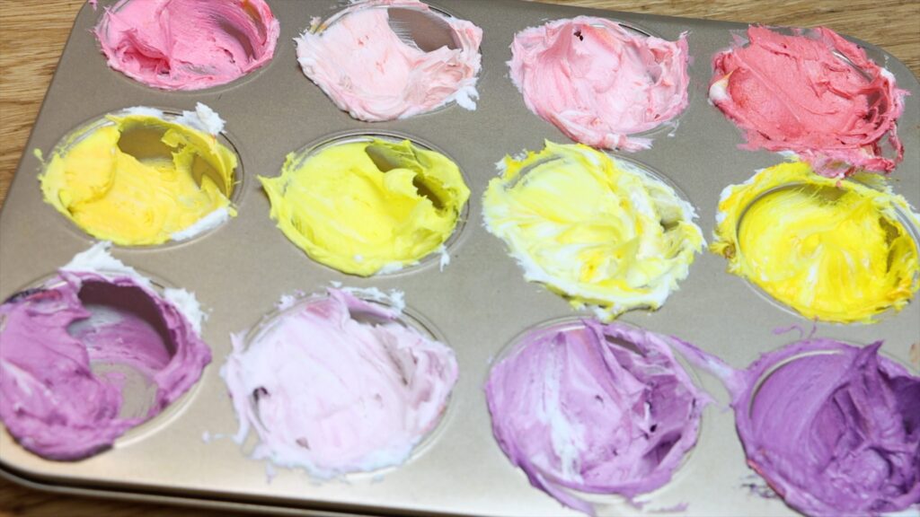 colours for buttercream mosaic cake