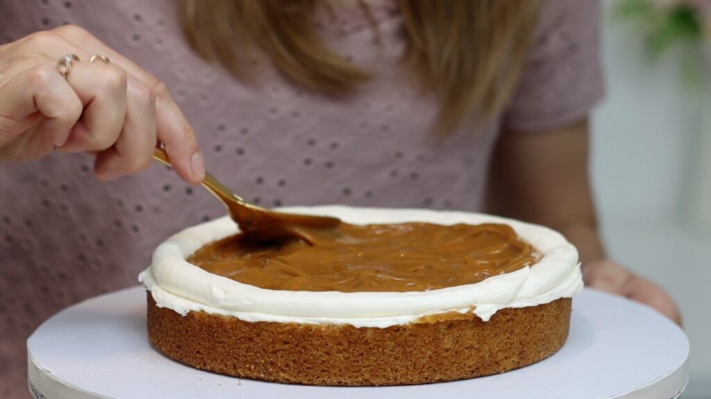 how to fill a layer cake