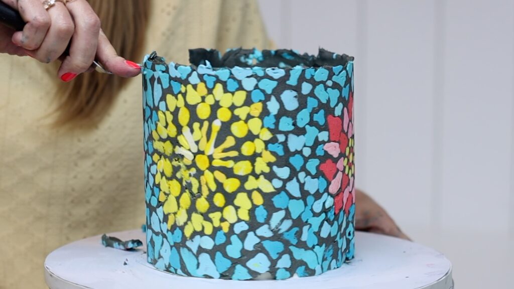 how to level the top of a wrap cake