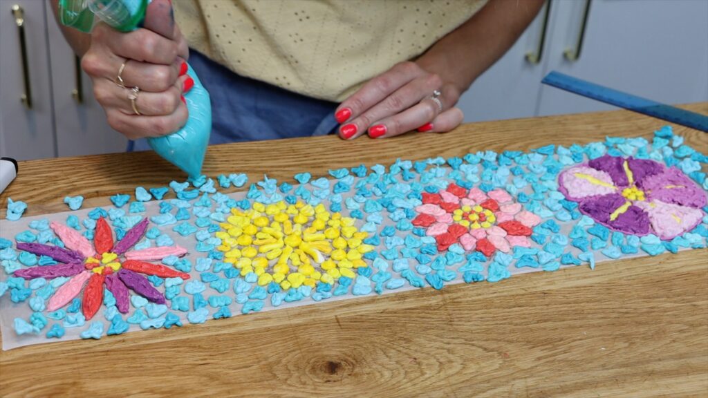how to pipe a mosaic cake design on acetate