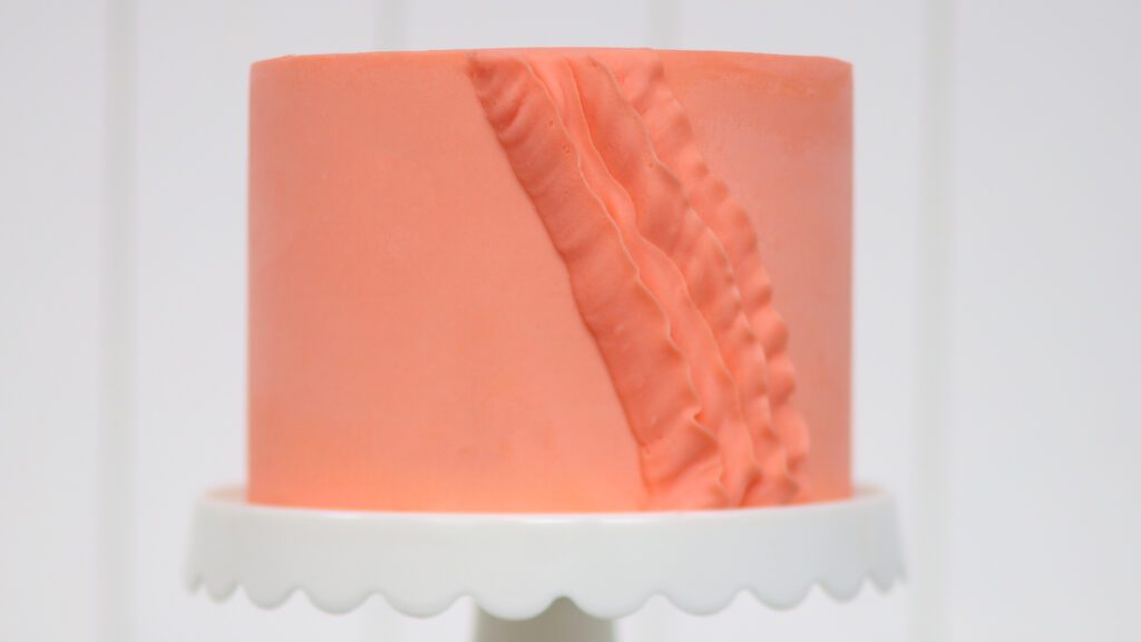 Piped Ruffles FREE Cake Decorating Course - British Girl Bakes
