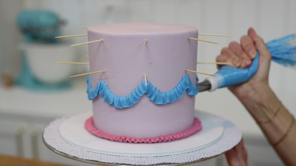 cake decorating hacks for vintage piping