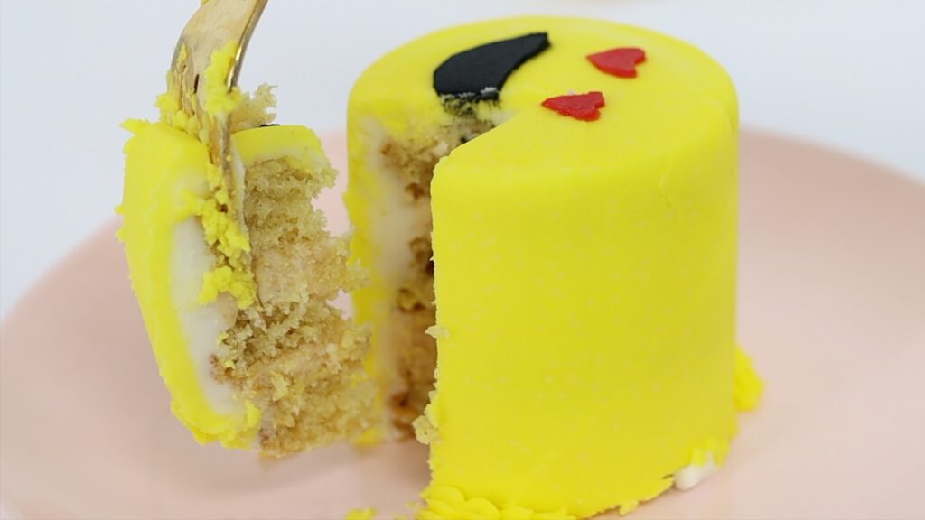 Serve mini cakes at room temperature so that the cake and buttercream are soft